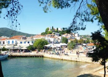 σκιαθος χωρα ξενοδοχεια