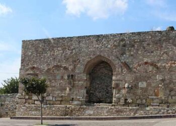 μπεζεστενι λαρισα