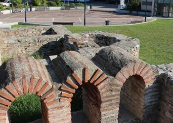 λουτρα πλατεια λαου