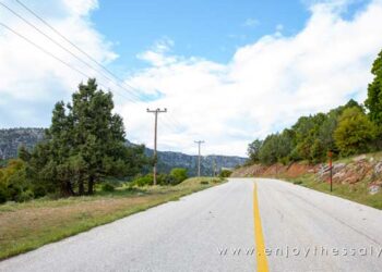 σπηλια καριτσα